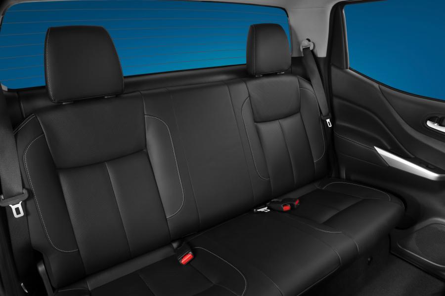  Nissan NP300 Frontier Double Cab (SA) 2015 года  (фото 4 из 5)
